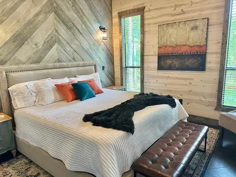 Bedroom - 46 Oak Spring Cir, Broken Bow, OK 74728 photo 5 of 5