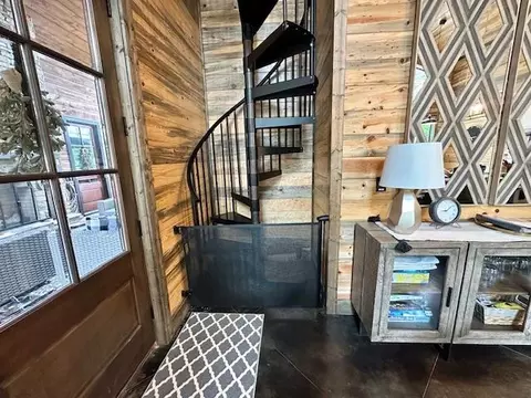 Entry Way - 46 Oak Spring Cir, Broken Bow, OK 74728 photo 2 of 2