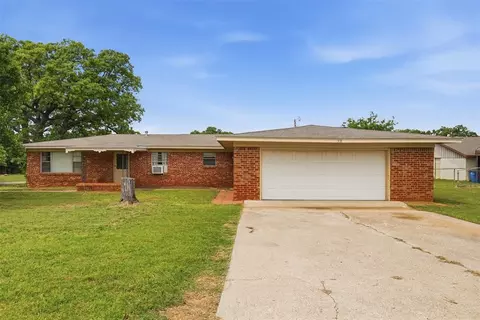6331 N Alaska Dr, Duncan, OK 73533