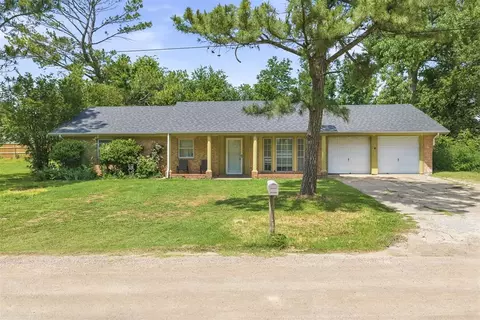 1310 E Lawrence St, Wynnewood, OK 73098