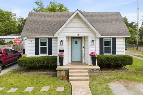 106 E Agnew Ave, Pauls Valley, OK 73075