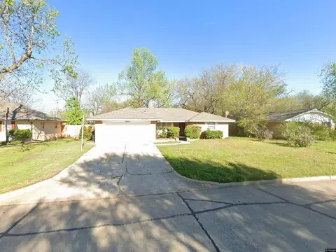 1605 Cinderella Ave, Norman, OK 73072