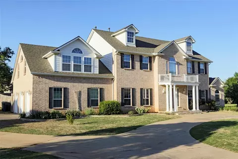 2405 SW 113th Ter, Moore, OK 73170