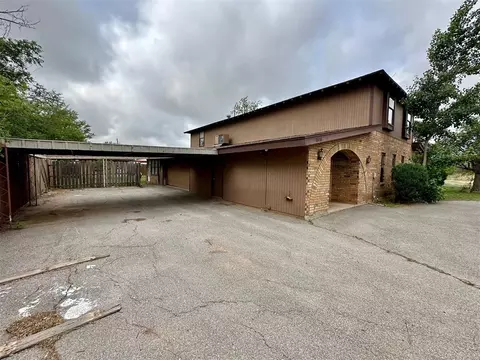 Exterior - 18486 E 1270 Rd, Sayre, OK 73662 photo 4 of 5