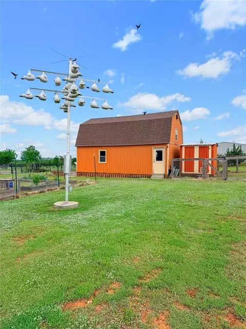 594 NE Valley View Rd, Lawton, OK 73507