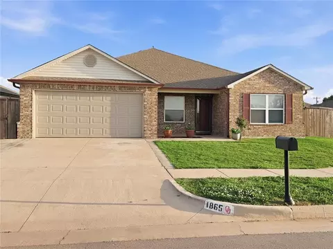 1865 Land Run Dr, El Reno, OK 73036