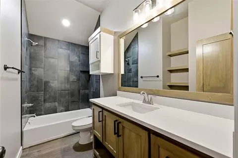 Bath - 1111 Bridgeview Ln, Tuttle, OK 73089 photo 5 of 5