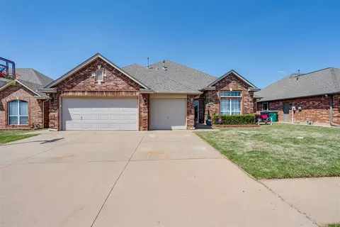 10613 NW 38th St, Yukon, OK 73099