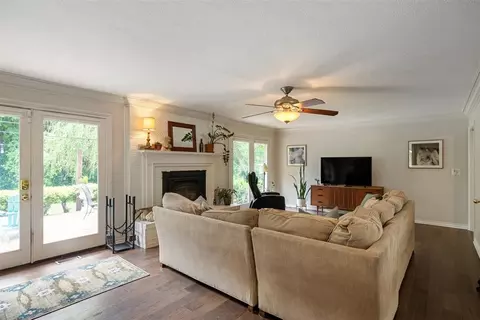 Living - 714 Long Cir, Norman, OK 73071 photo 5 of 6