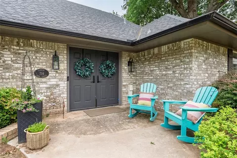 Exterior - 714 Long Cir, Norman, OK 73071 photo 3 of 11