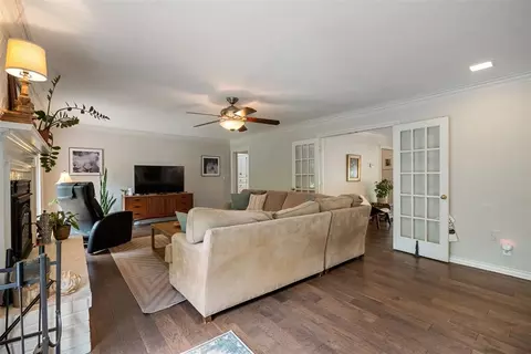 Living - 714 Long Cir, Norman, OK 73071 photo 6 of 6