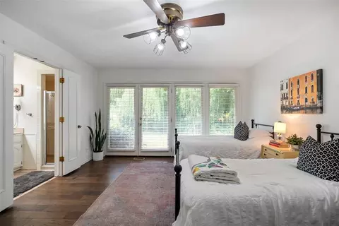 Bedroom - 714 Long Cir, Norman, OK 73071 photo 3 of 8