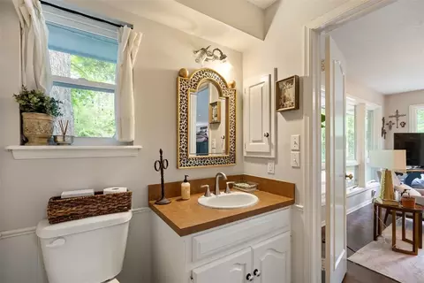 Bath - 714 Long Cir, Norman, OK 73071 photo 5 of 5
