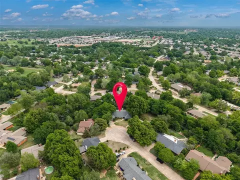 View/Area - 714 Long Cir, Norman, OK 73071 photo 2 of 3
