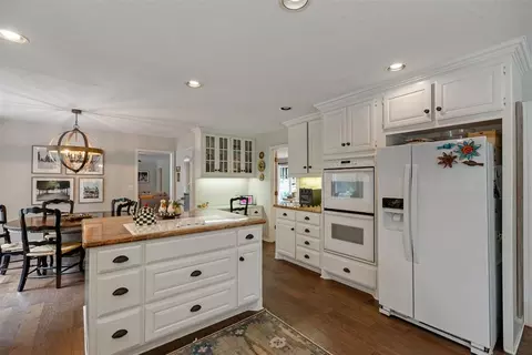 Kitchen - 714 Long Cir, Norman, OK 73071 photo 1 of 4