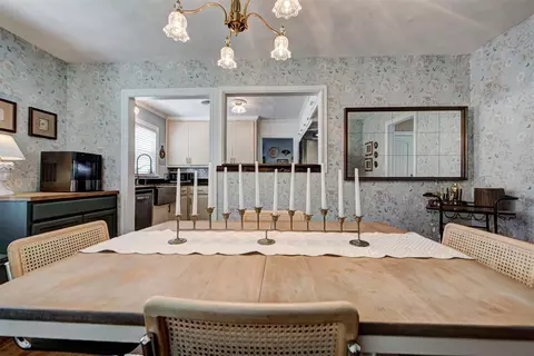 Dining - 134 E Himes St, Norman, OK 73069 photo 2 of 3
