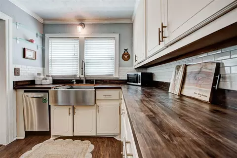 Kitchen - 134 E Himes St, Norman, OK 73069 photo 5 of 7