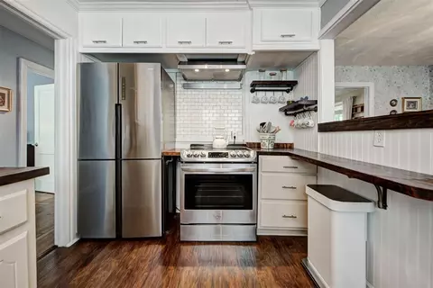 Kitchen - 134 E Himes St, Norman, OK 73069 photo 2 of 7