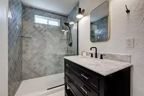 Bath - 134 E Himes St, Norman, OK 73069 photo 1 of 4