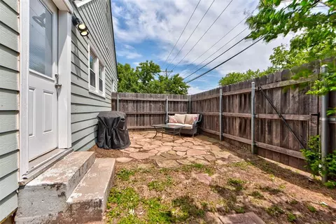 Exterior - 134 E Himes St, Norman, OK 73069 photo 2 of 5