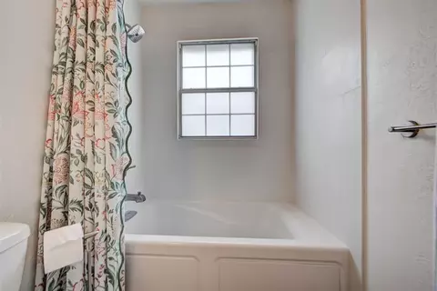 Bath - 134 E Himes St, Norman, OK 73069 photo 4 of 4