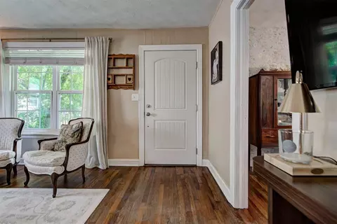 Entry Way - 134 E Himes St, Norman, OK 73069 photo 2 of 4
