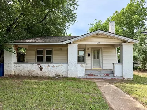 1619 W Iowa Ave, Chickasha, OK 73018