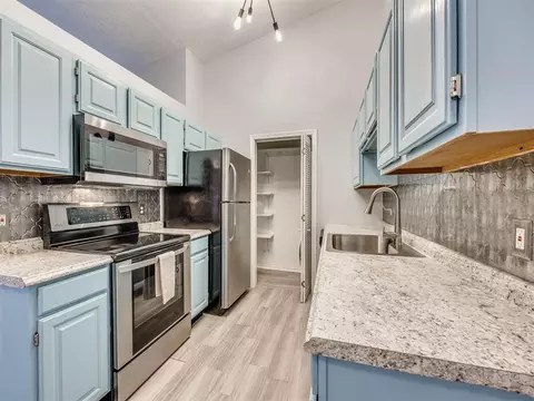 3003 River Oaks Dr #204, Norman, OK 73072