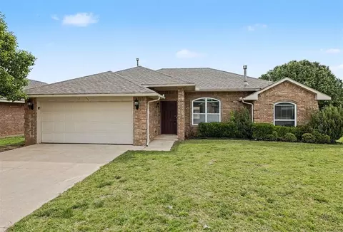 8012 John Robert Dr, Oklahoma City, OK 73135