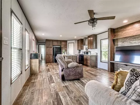 Living - 30211 Mooney St, Wayne, OK 73095 photo 1 of 4