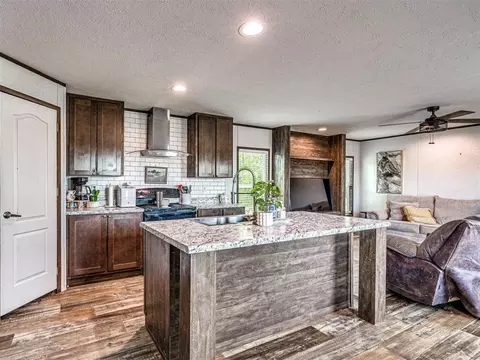 Kitchen - 30211 Mooney St, Wayne, OK 73095 photo 2 of 6