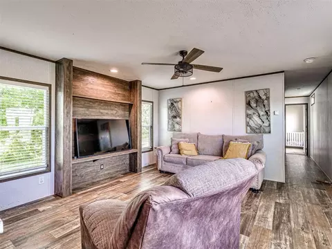 Living - 30211 Mooney St, Wayne, OK 73095 photo 3 of 4