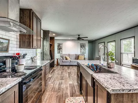 Kitchen - 30211 Mooney St, Wayne, OK 73095 photo 4 of 6