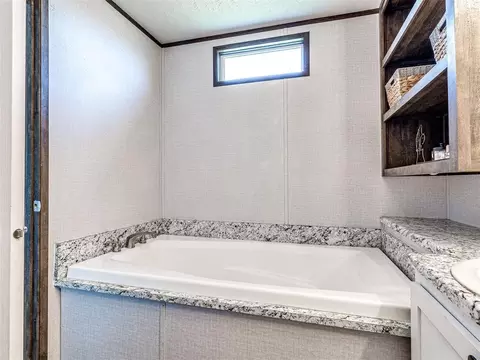 Bath - 30211 Mooney St, Wayne, OK 73095 photo 4 of 6