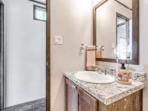 Bath - 30211 Mooney St, Wayne, OK 73095 photo 6 of 6