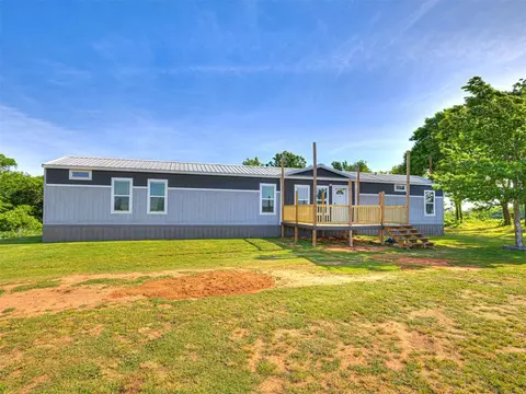 Exterior - 30211 Mooney St, Wayne, OK 73095 photo 6 of 7
