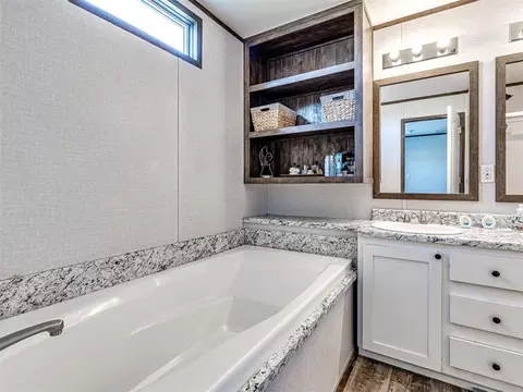 Bath - 30211 Mooney St, Wayne, OK 73095 photo 1 of 6