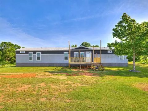 Exterior - 30211 Mooney St, Wayne, OK 73095 photo 5 of 7