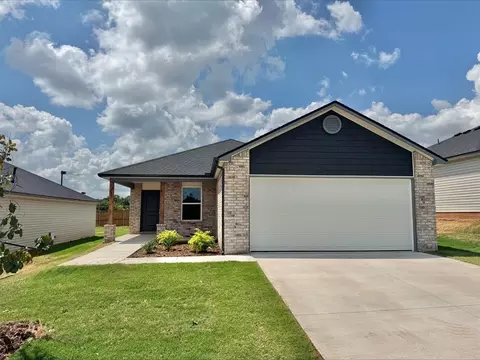 1953 Chandler Meadows Dr, Chandler, OK 74834