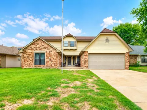 617 S Willowood Dr, Yukon, OK 73099