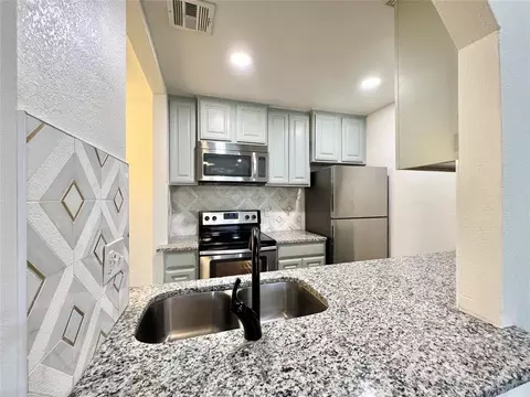 11525 N Meridian Ave #203, Oklahoma City, OK 73120