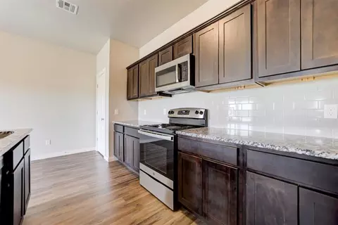 Kitchen - 15944 Spur Cir, Mcloud, OK 74851 photo 2 of 7