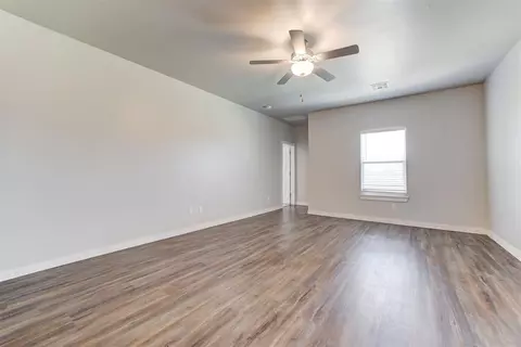 Living - 15944 Spur Cir, Mcloud, OK 74851 photo 2 of 5