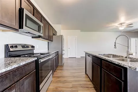 Kitchen - 15944 Spur Cir, Mcloud, OK 74851 photo 5 of 7