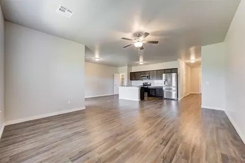 Living - 15944 Spur Cir, Mcloud, OK 74851 photo 4 of 5
