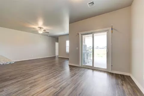 Living - 15944 Spur Cir, Mcloud, OK 74851 photo 5 of 5