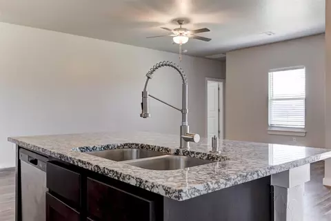 Kitchen - 15944 Spur Cir, Mcloud, OK 74851 photo 7 of 7