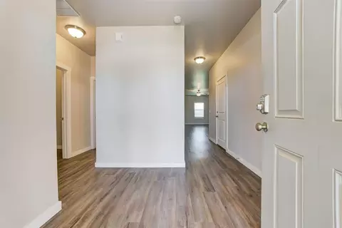 Entry Way - 15944 Spur Cir, Mcloud, OK 74851 photo 1 of 2