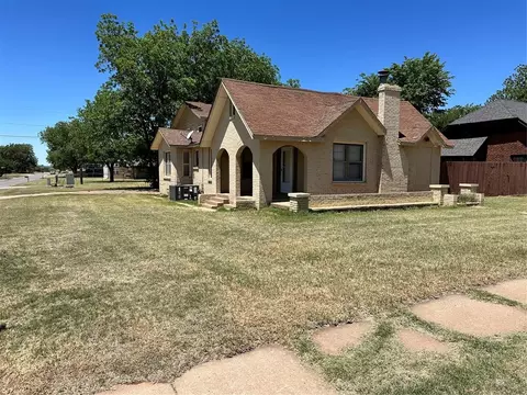 1401 N Us Route 66 4th Street St, Sayre, OK 73662