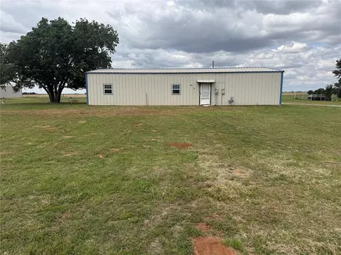802 N Carnegie St, Carnegie, OK 73015